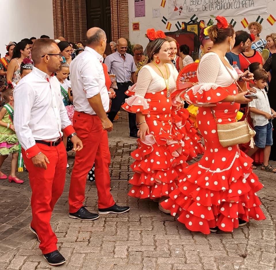Photo shows the people of Cómpeta dressed up for Noche del Vino, a famous celebration in the village.